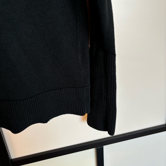 Oakley Women’s black knit sweater. Size small - Picture 7 of 15